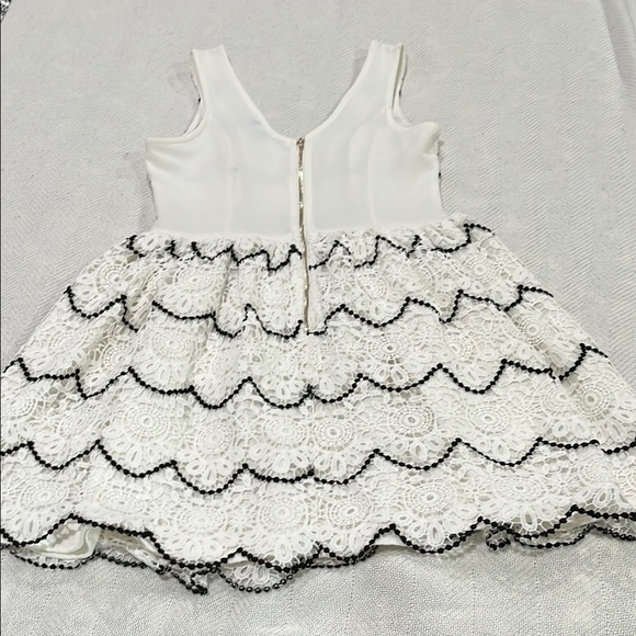 Excellent condition Size S - Picture 2 of 2